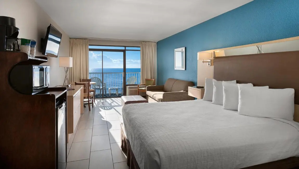 Standard Double room oceanfront (full double bed)