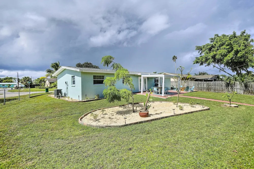 Merritt Island Home: Fire Pit & Canal Access!