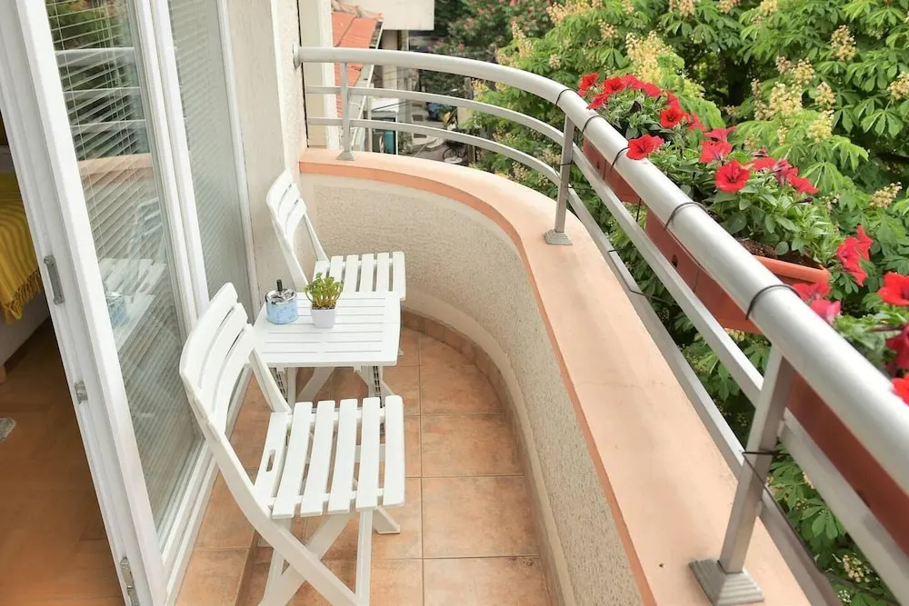 Unique Apartment Leninova