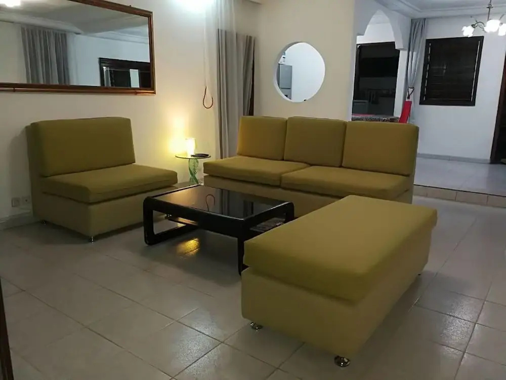 4 Bedrooms Apartment with balcony