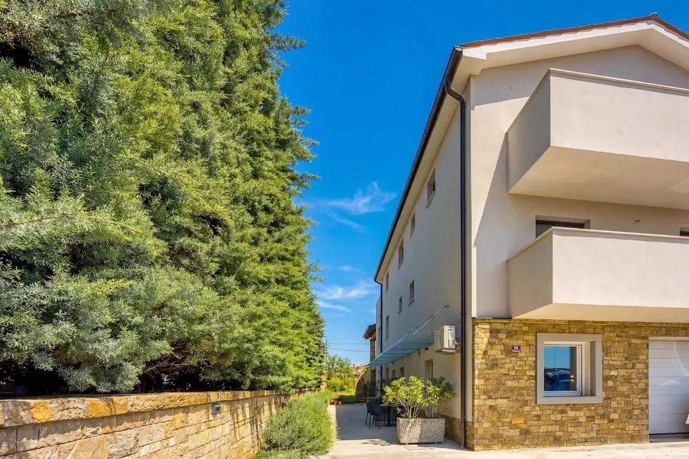 Coastal Countryside Oasis Apartment Deni