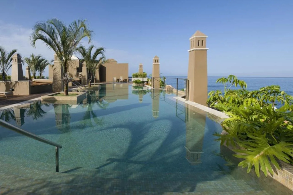 Beach & Waterfront