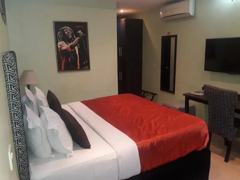 Deluxe Suite