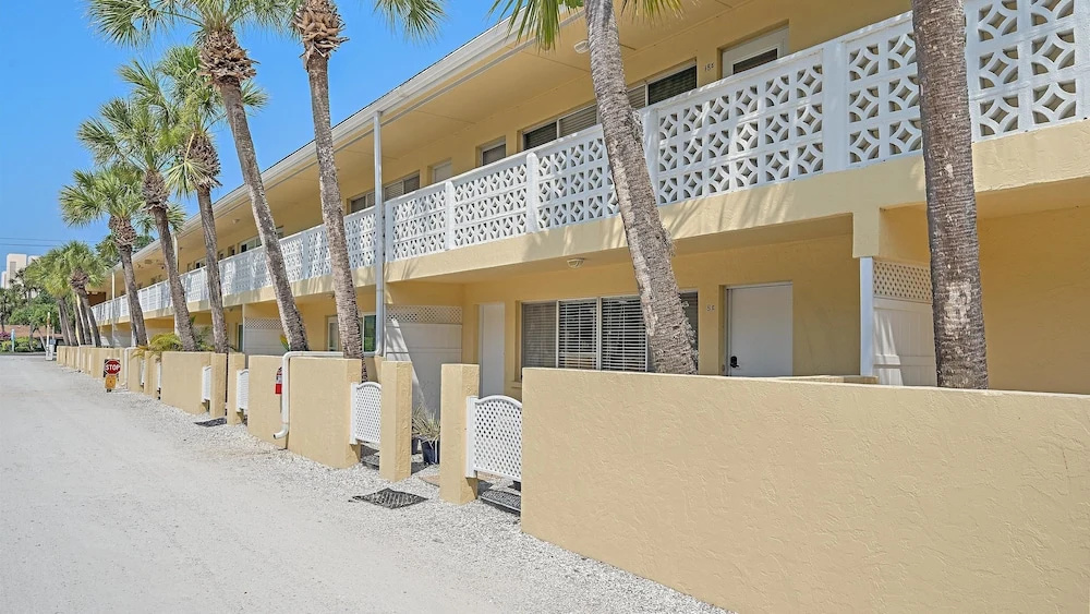 Siesta Sea Gem 2 Bedroom Condo by RedAwning