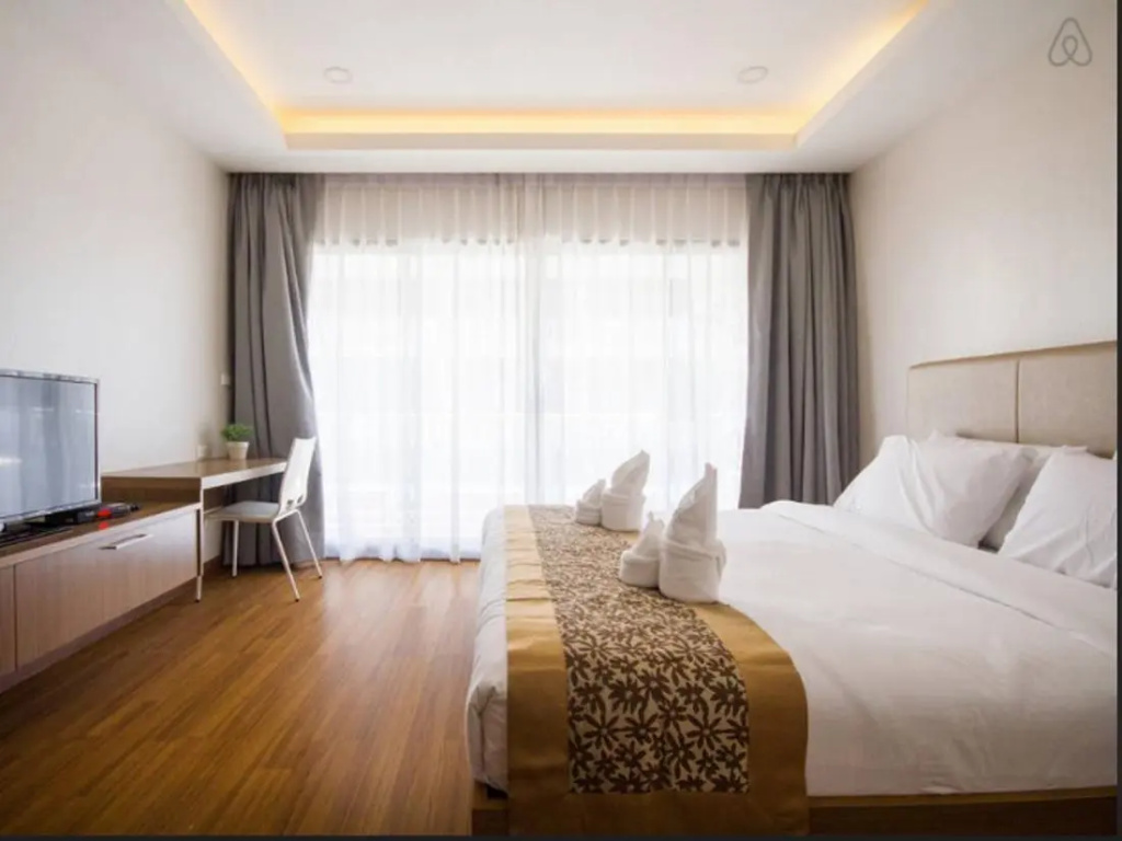 Deluxe Double room with balcony (full double bed)