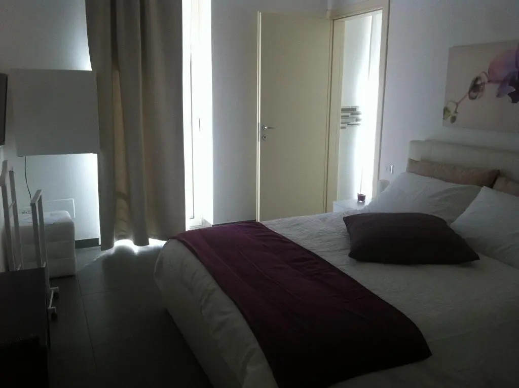 Standard Double room with partial view (full double bed)