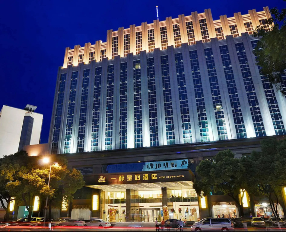 Yizui Crown Hotel