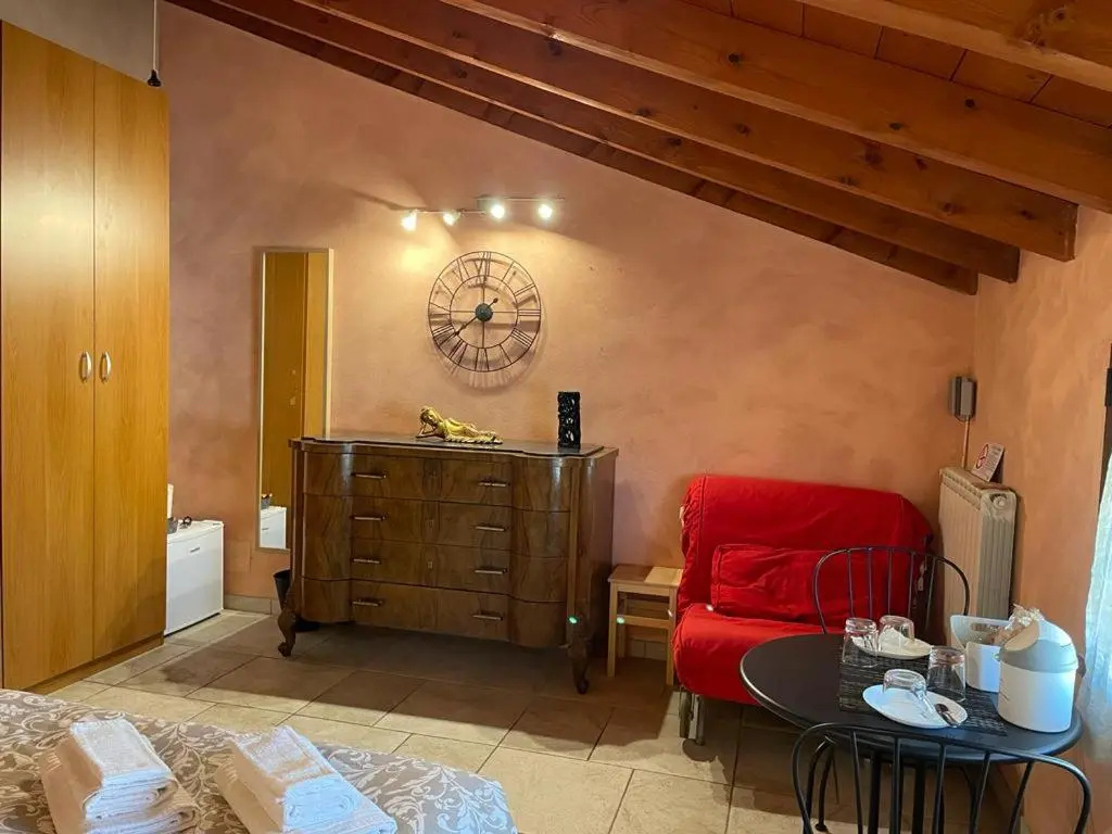 Standard Double room (full double bed)