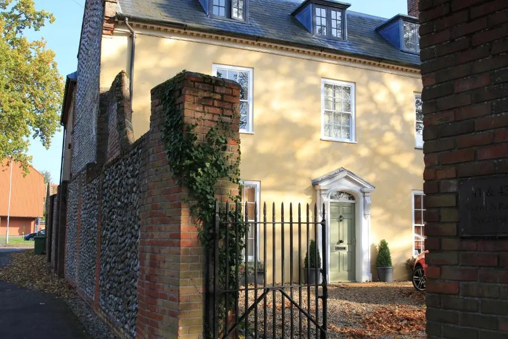 The Lawns Spa Apartment