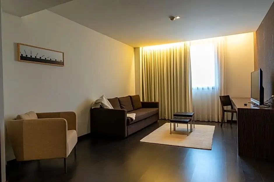 Double Junior Suite (full double bed)