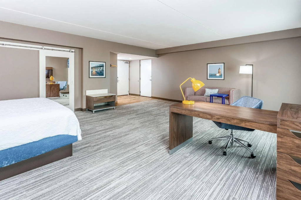 Double Suite (full double bed)