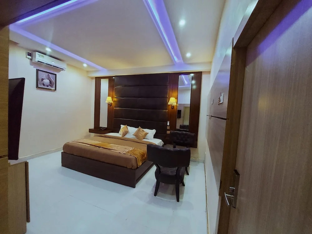 Royal room