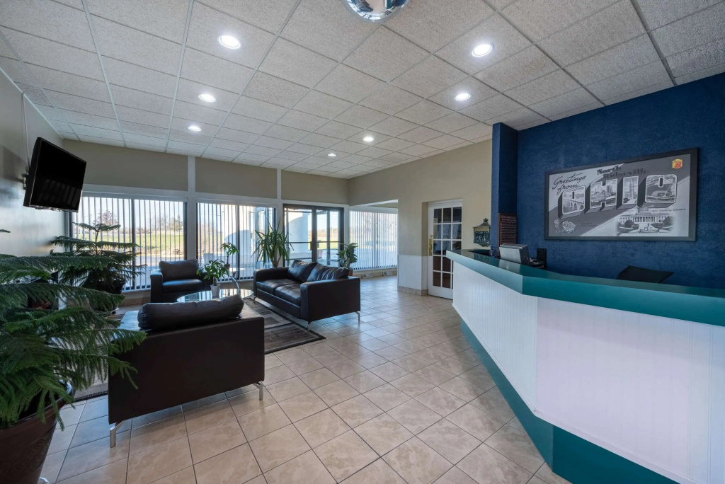 Lobby & Reception