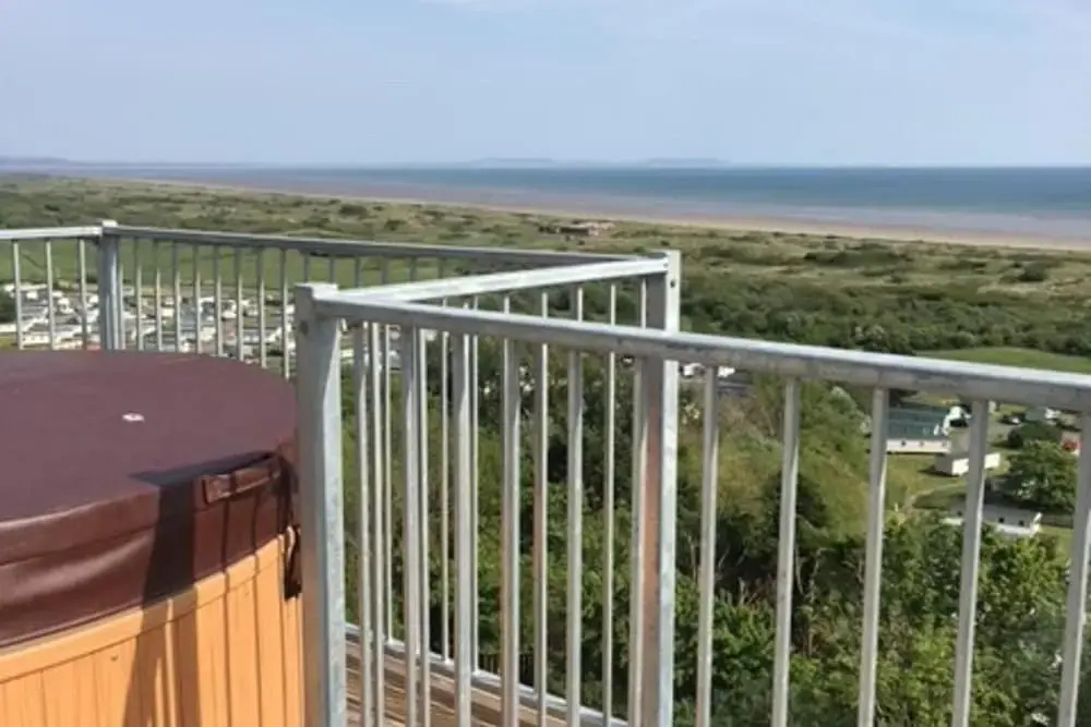 Bluebird - Coastal Charm in Carmarthenshire