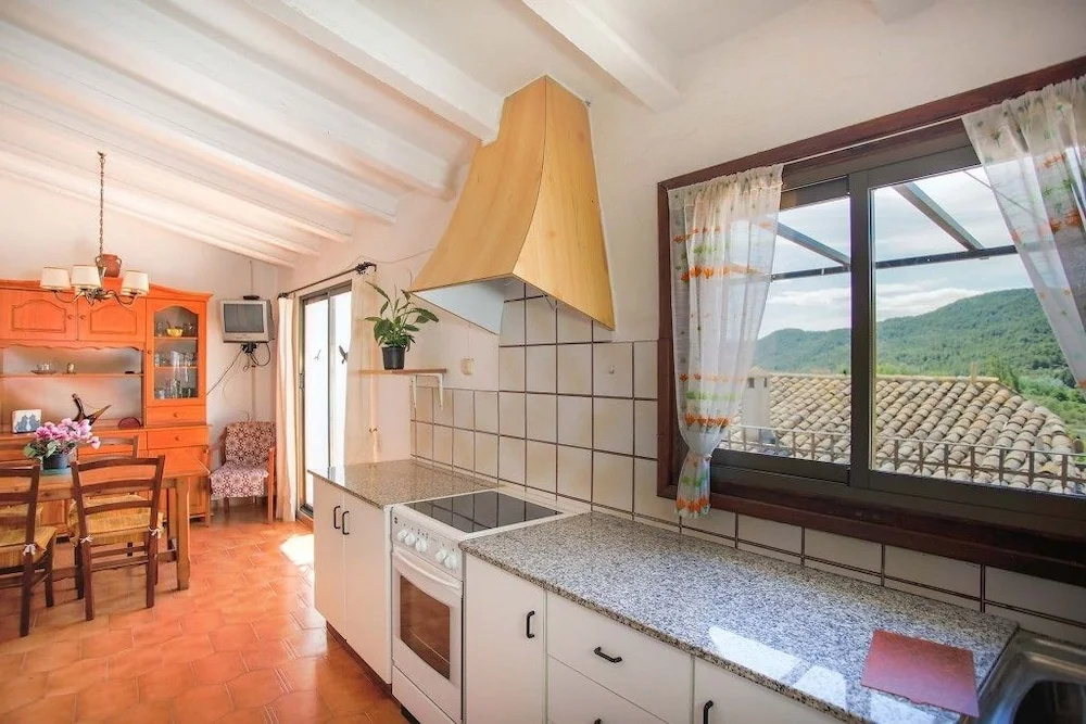 4 Bedrooms Cottage