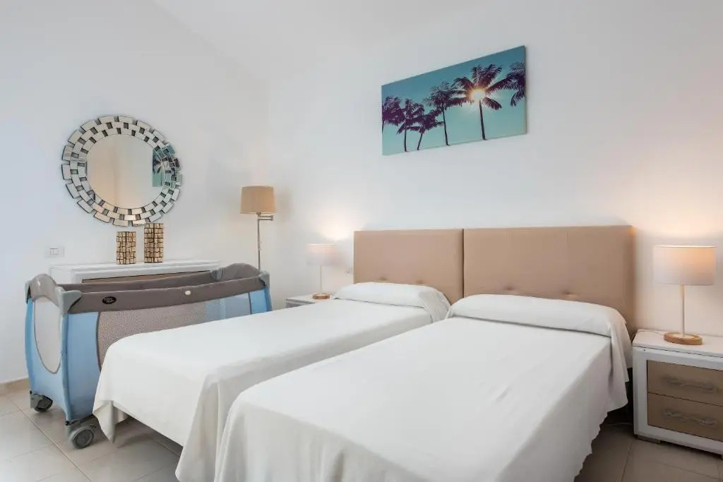 2 Bedrooms Apartment