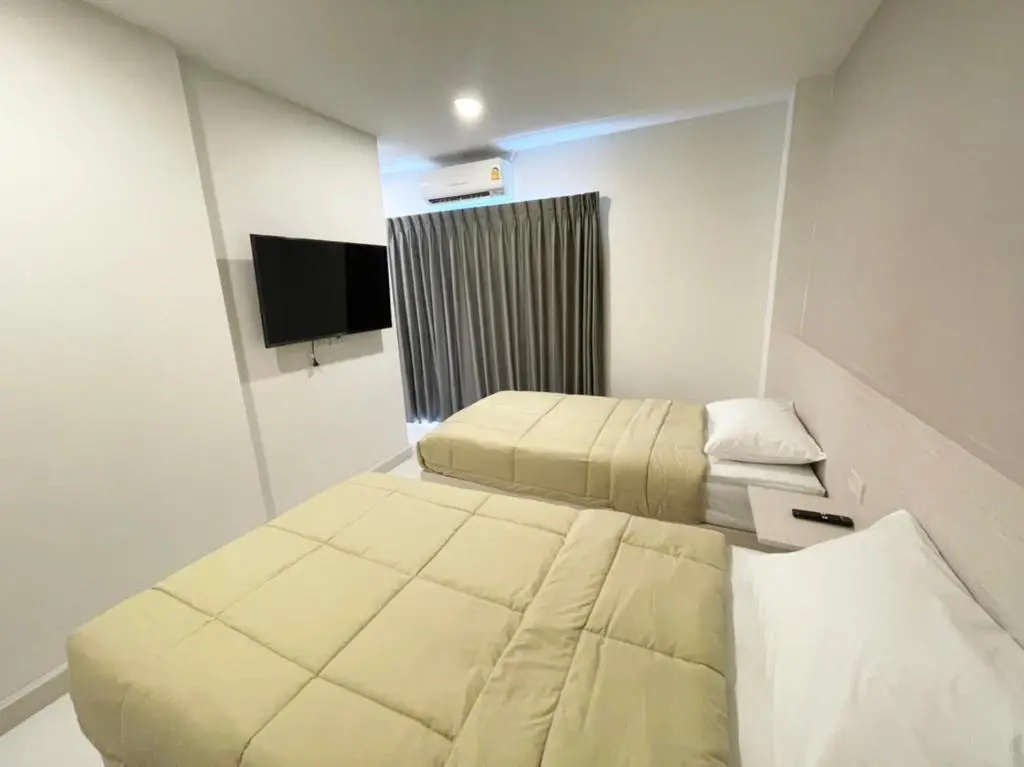 Deluxe Double room with balcony (full double bed)