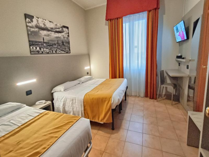 Standard Triple room with balcony