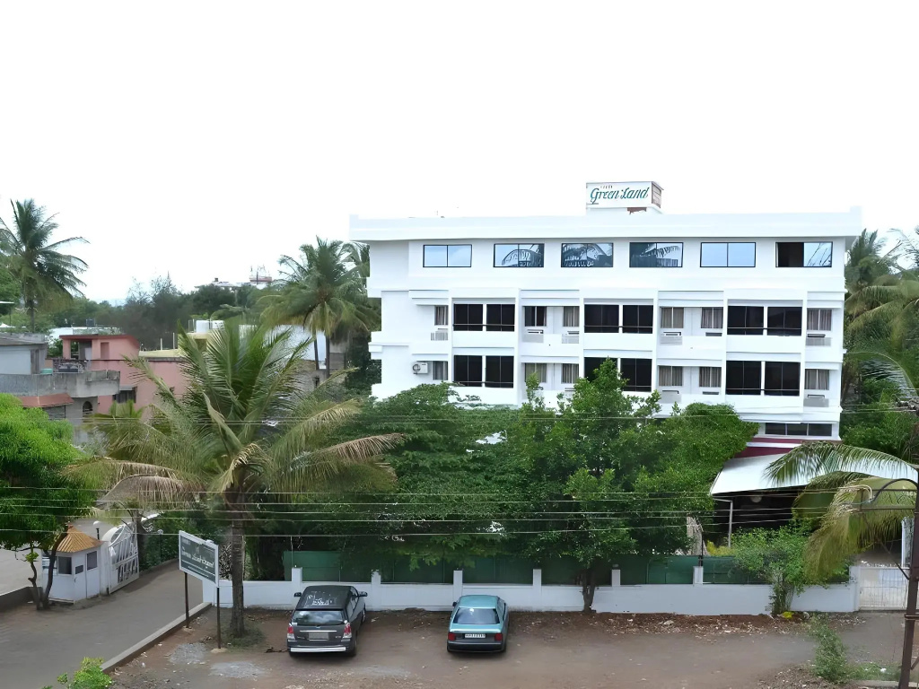OYO 2726 Hotel Elegant