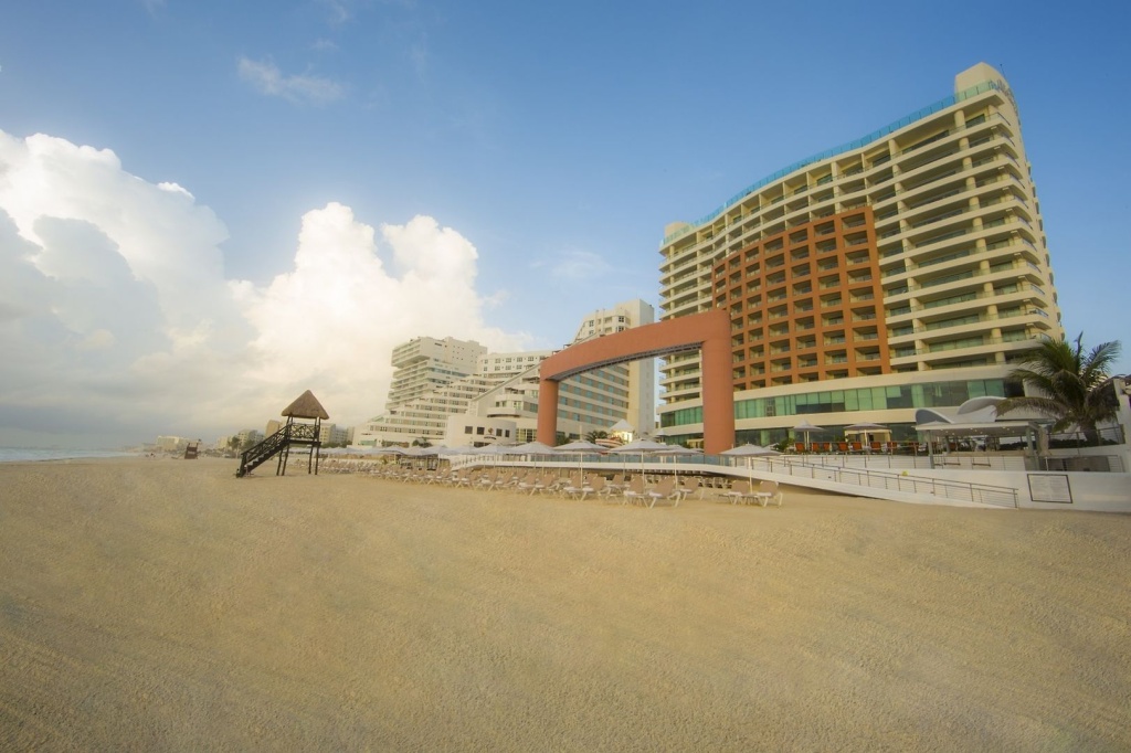 Beach Palace Family Resort & Spa - All-Inclusive