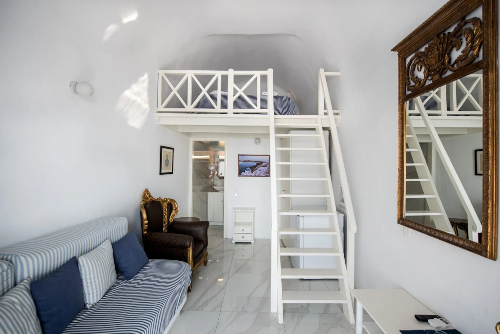 Standard room with mountain view