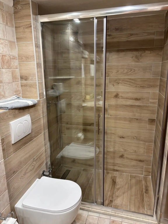 Standard Double room with balcony (full double bed)