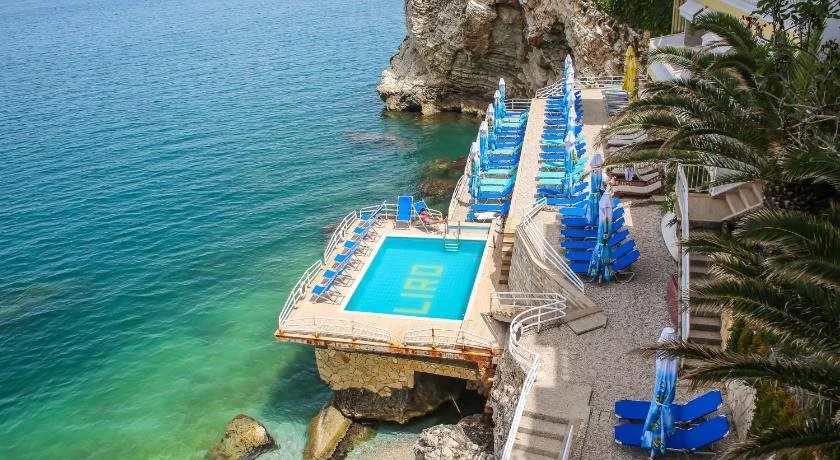 Beach & Waterfront