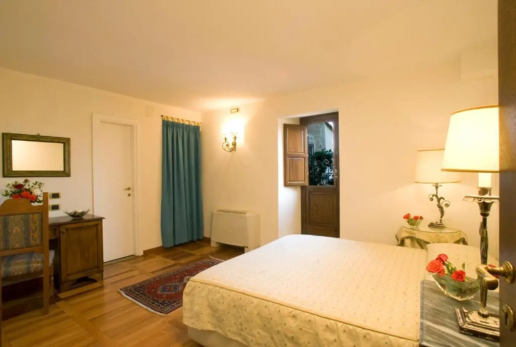 Economy room