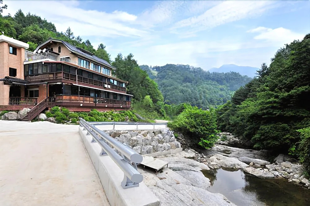 Gapyeong Pop Pension - 2