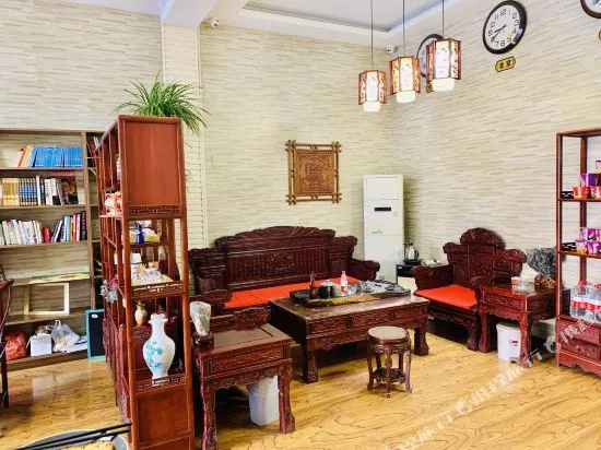 Hongji Business Hotel