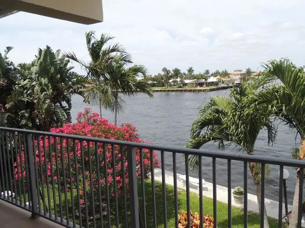 Aqua Mar Condos - Général
