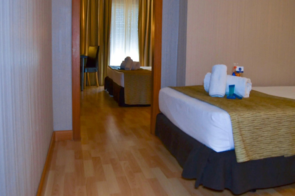 Standard Triple room