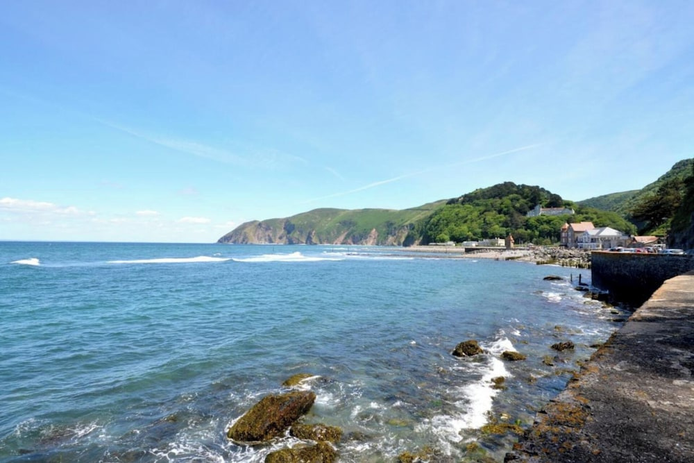 Seaview 1 Bed Apartment Sleeps 4 - Balcony - Tv
