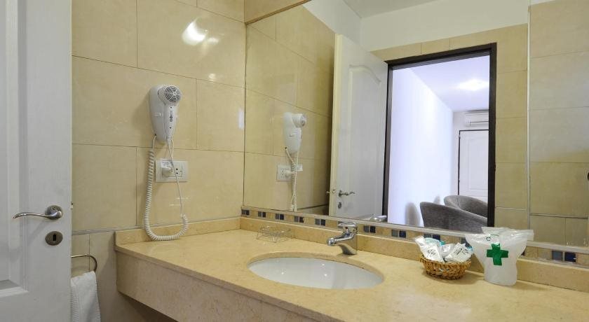 gallery_image_hidden_8