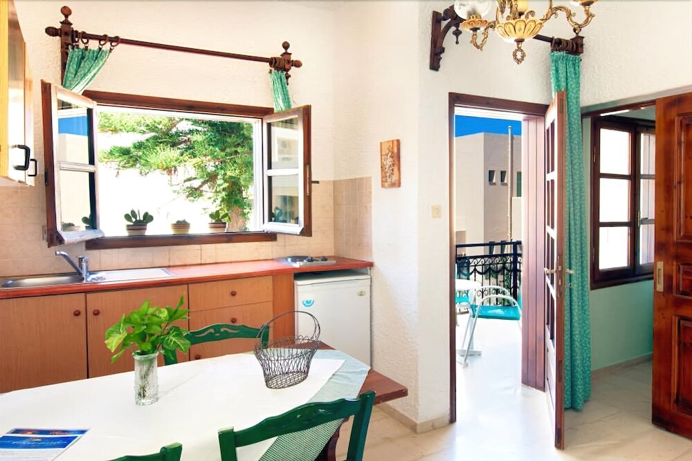 Alkionides Seaside Apartments 