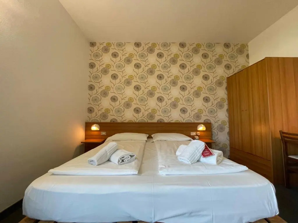 Superior Double room (full double bed)