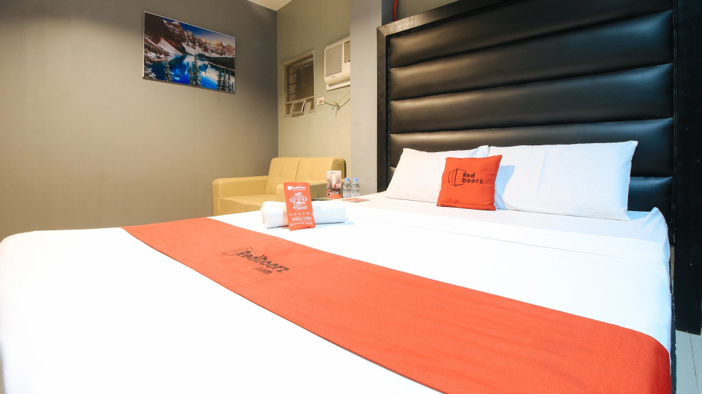 Sweet Hotel by RedDoorz