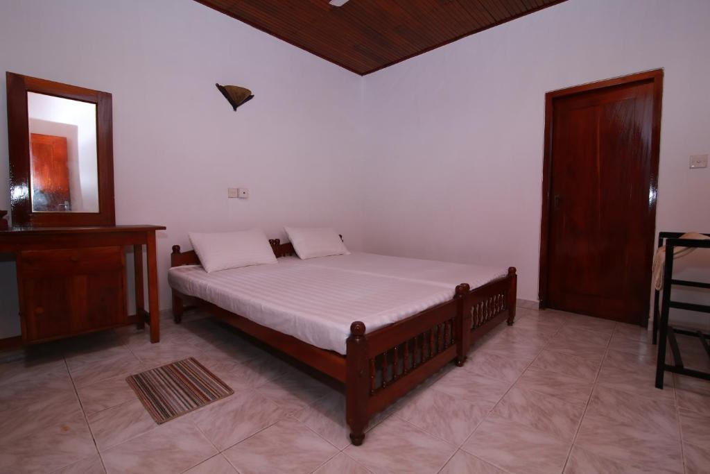 Budde's Beach Restaurant & Guesthouse