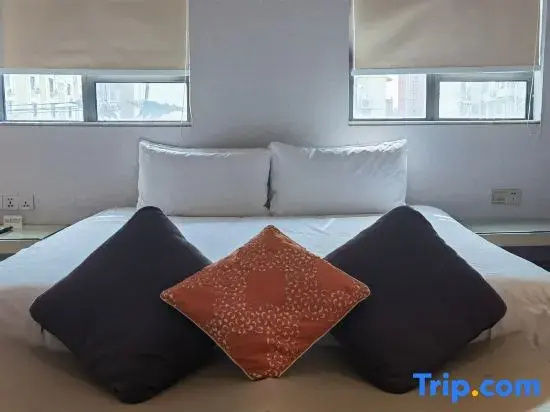 Deluxe Double room (full double bed)