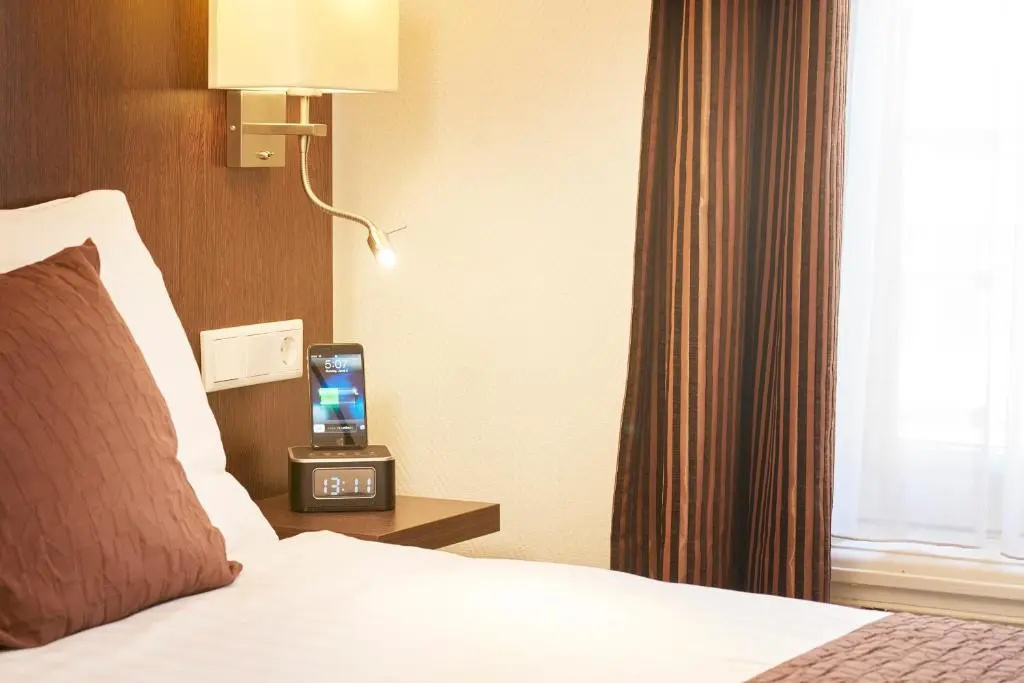 Standard Double room with canal view (twin beds)