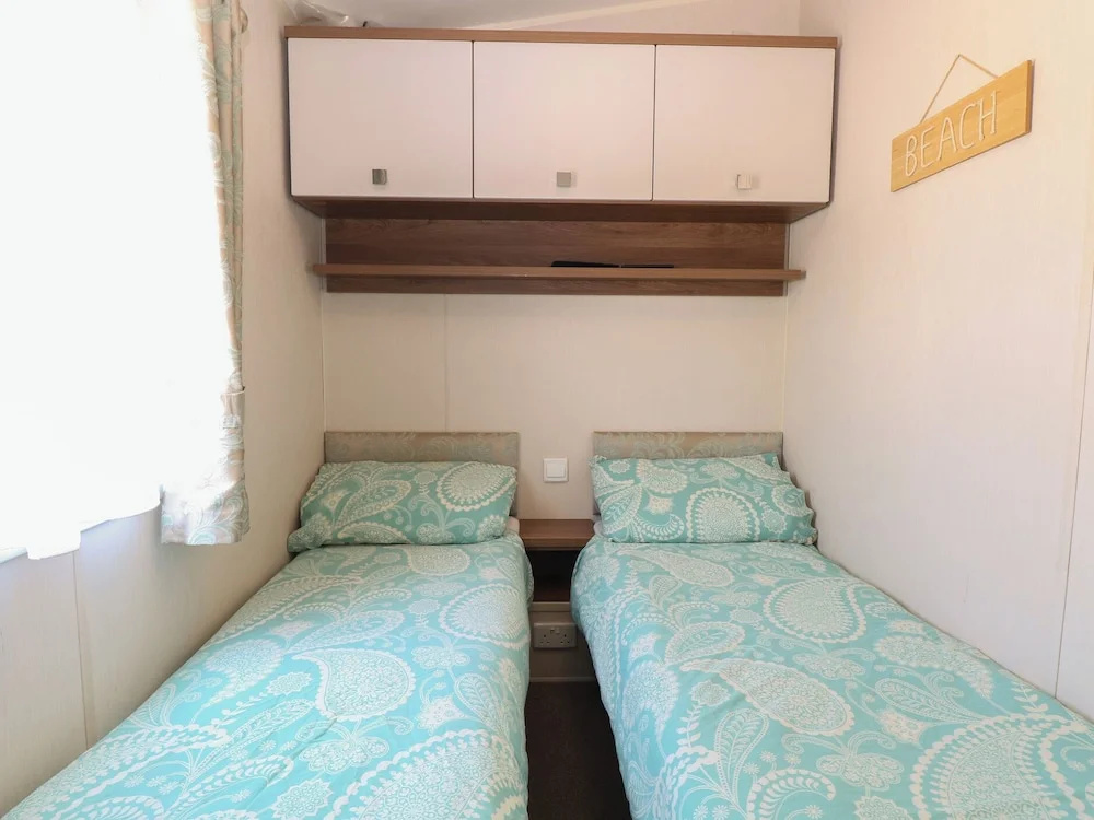 Hopton Holiday Village - Holiday Accommodation 632