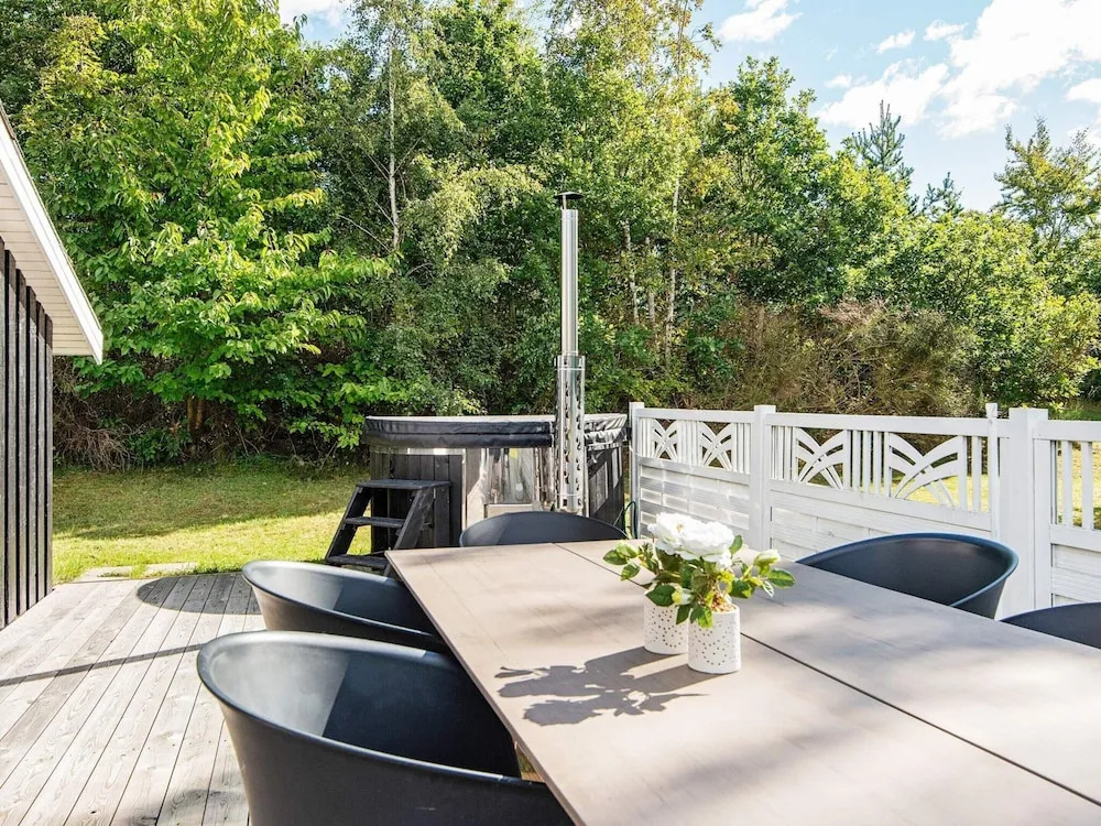 6 Person Holiday Home in Ebeltoft