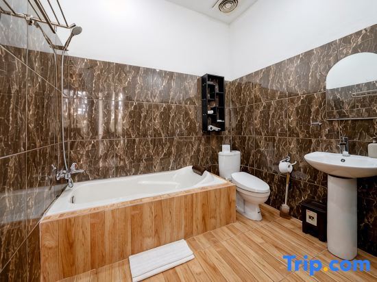 3 Bedrooms Private Pool Villa near Mertasari Beach