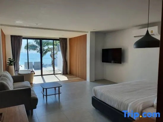 Люкс Deluxe oceanfront в Rattana Pura Beach Resort