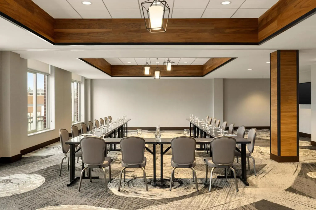 Hotel Indigo Naperville Riverwalk by IHG - фото 22