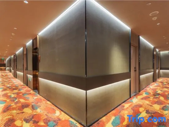 Orange Hotel (Beijing Zhongguancun Suzhou Bridge Subway Station)