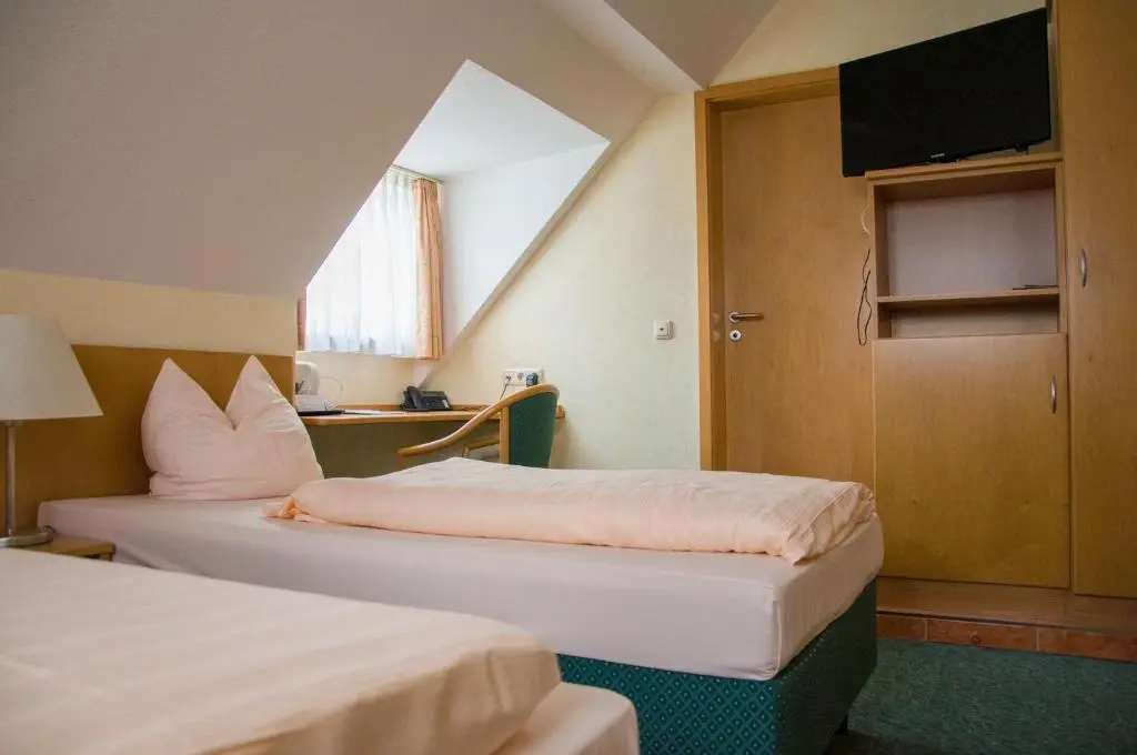 Economy room