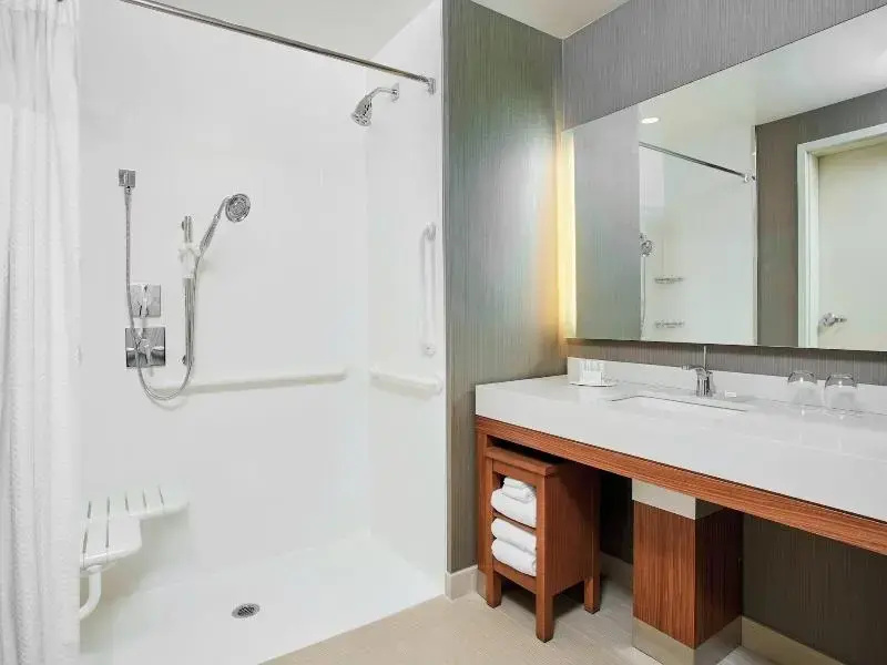 Courtyard by Marriott Erie Bayfront - Chambres