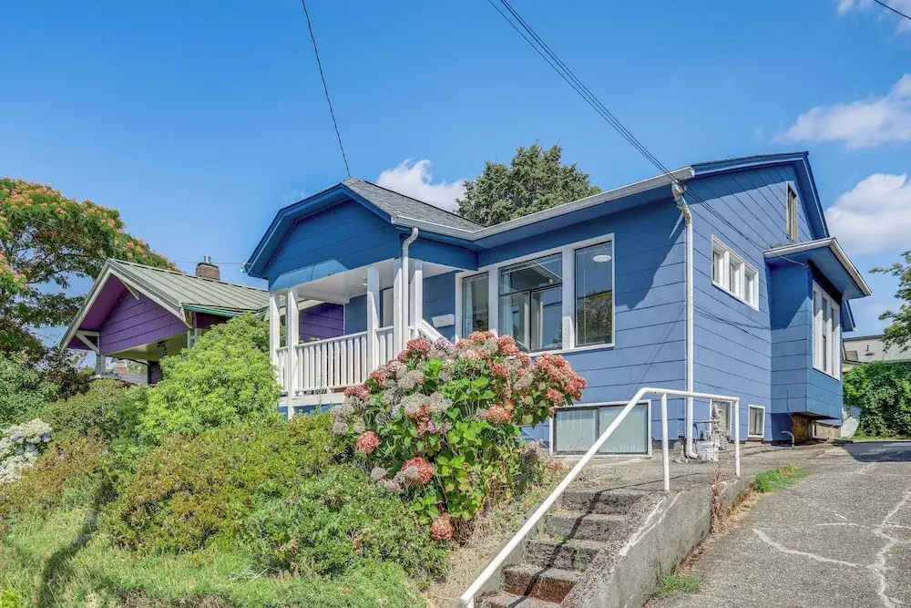 1 Mi to Green Lake: Family-friendly Seattle Home
