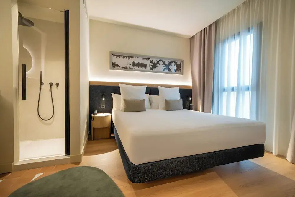 Superior Double room (full double bed)